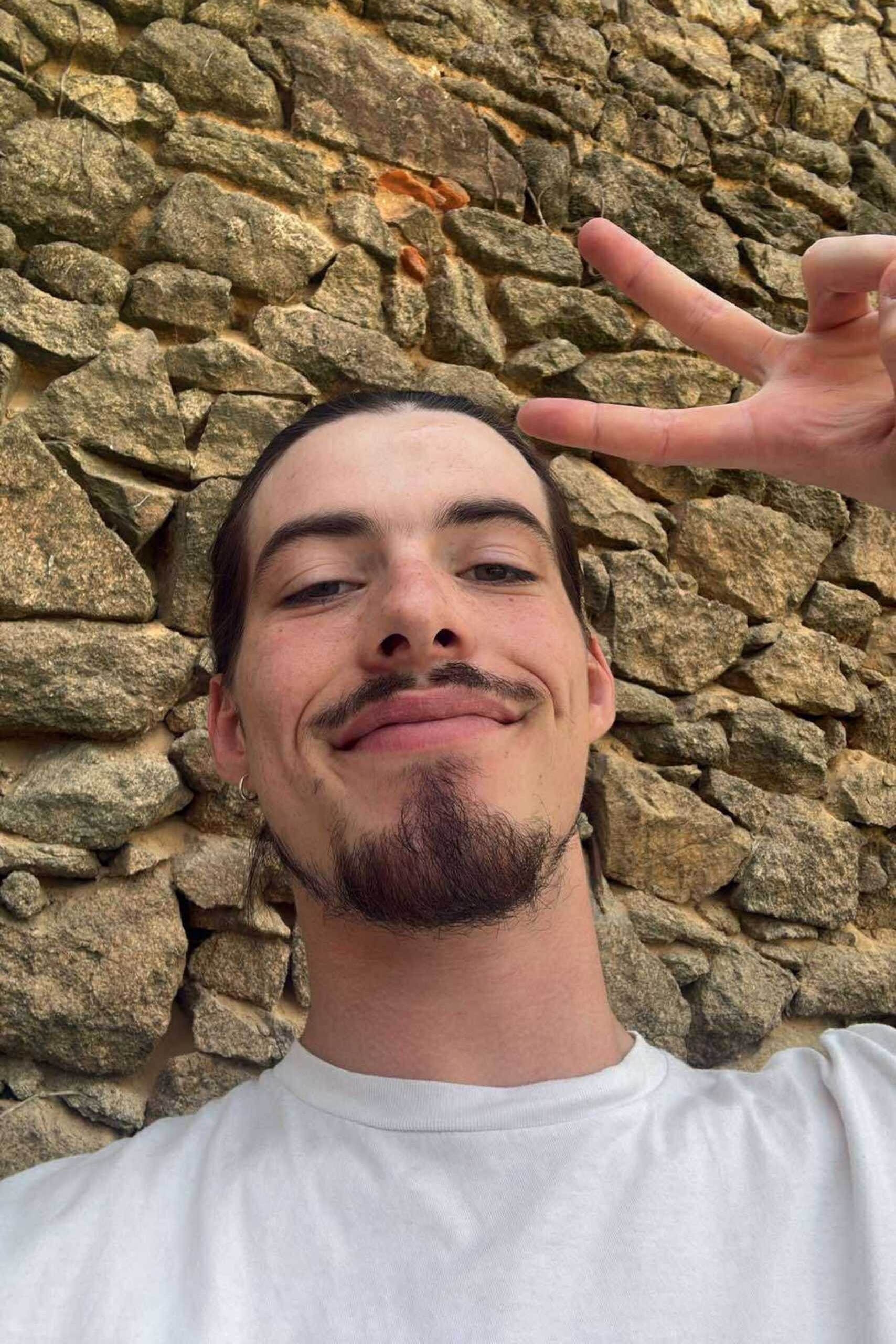 L'imperturbable, toujours détendu et souriant mais néanmoins curieux, Ilan adore affûter son palais dès qu'une nouvelle ref' entre au Chopp' pour mieux vous la conseiller !